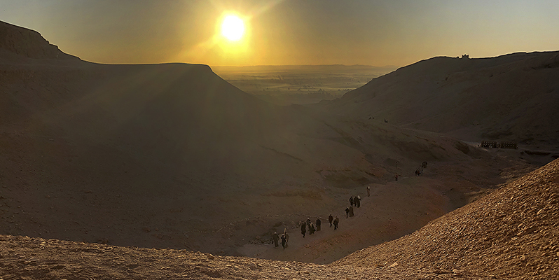 El proyecto complutense en Luxor, cerca de confirmar la existencia de una gran efigie en la necrópolis tebana